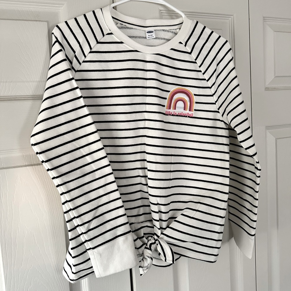 Old Navy girls sweatshirt with front tie design, girls XL.